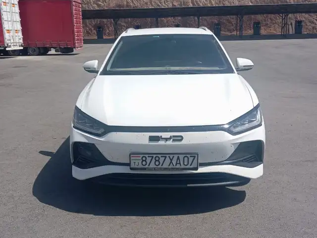 BYD E2