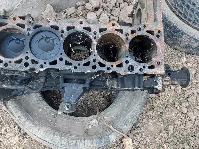 Блок мотора на Ssang Yong, Файзабад