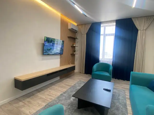 2-комн. квартира, 8 этаж, 90м², 17 мкр, Худжанд