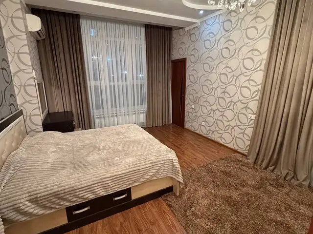 2-комн. квартира, 2 этаж, 100м², Исмоили Сомони, Душанбе