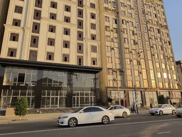 2-комн. квартира, 4 этаж, 68 м²,  Спитамент Бонк, Ваҳдат