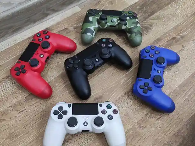 Геймпад для PlayStation 4, Душанбе