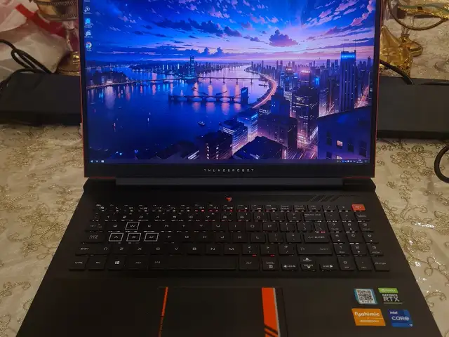 Игровой ноутбук i7 16ядер 32гб озу Nvidia, Худжанд