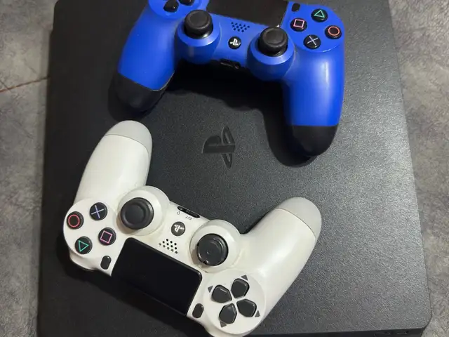Игровая приставка Sony PlayStation 4 Slim, Душанбе
