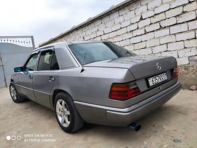 Mercedes-Benz W124