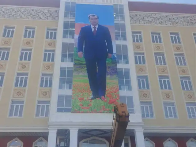 Чопи баннер, Душанбе