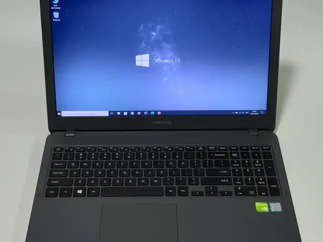 Ноутбук Samsung 350XAA i5-8gen, Худжанд