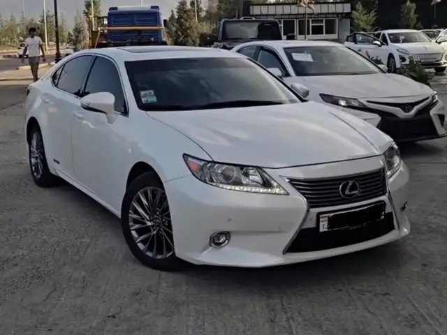 Lexus ES series