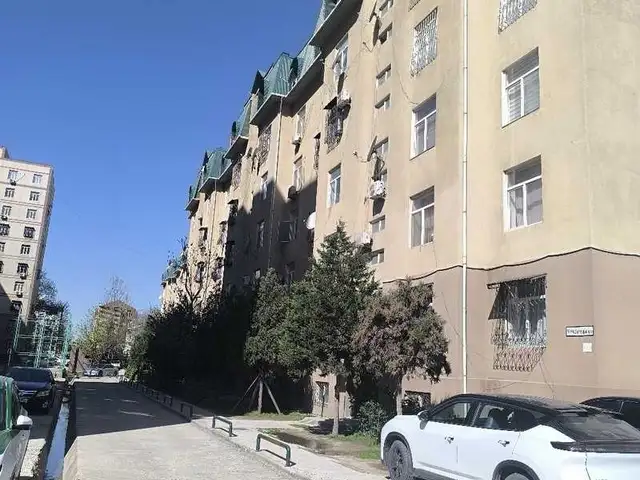 3-комн. квартира, 1 этаж, 76м², 33 мкр, Душанбе