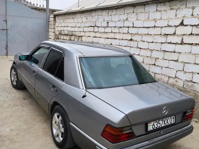 Mercedes-Benz W124