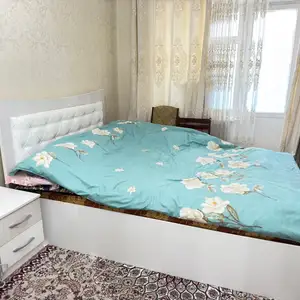 Двуспальная кровать с двумя тумбами, Худжанд