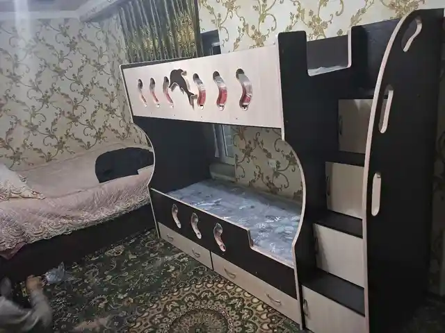 Двухъярусная кровать, Душанбе