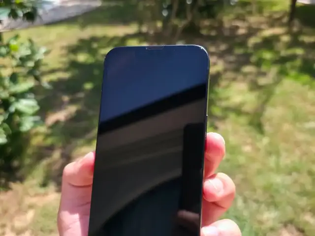Apple iPhone 16e, 128 gb, Душанбе