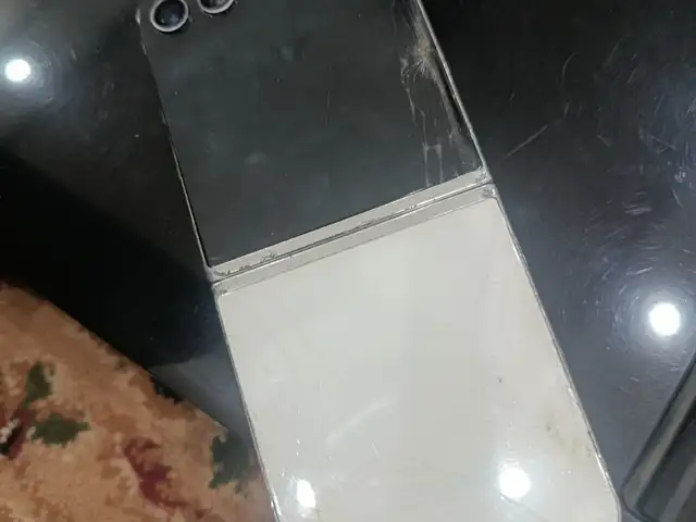 Samsung Galaxy Z Flip 5 на запчасти, Душанбе