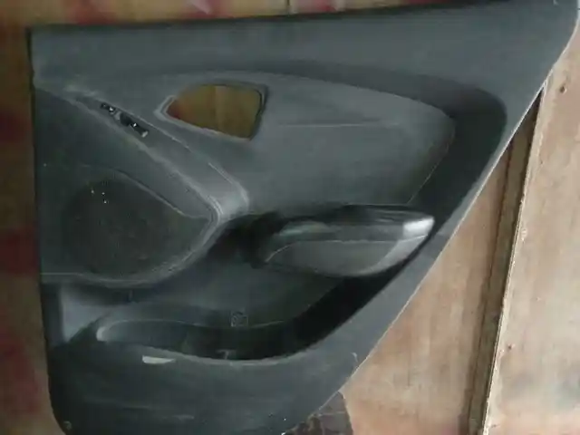 Обшивка задней двери от Hyundai Tucson, Худжанд