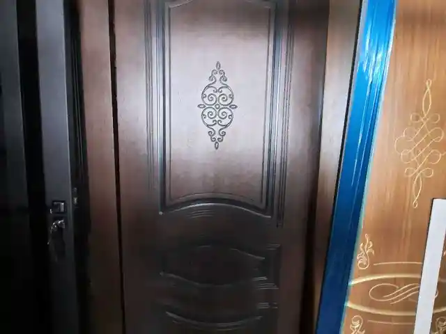 Дверь, Душанбе