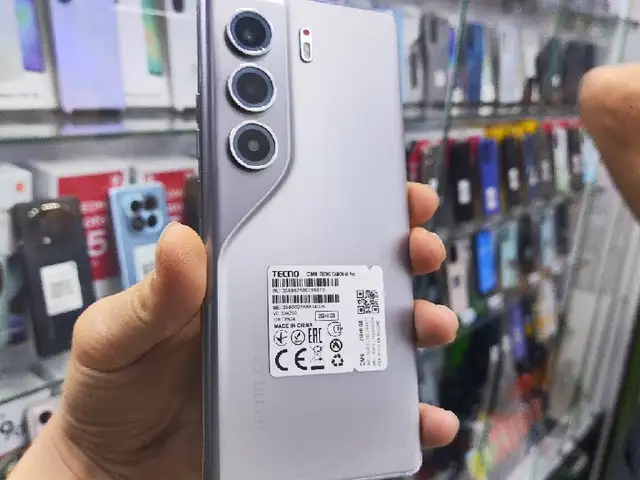 Tecno Camon 40 Pro 5G 8+8/16/256gb, Душанбе