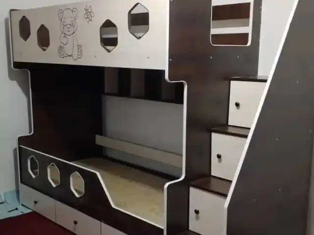 Двухъярусная кровать, Душанбе