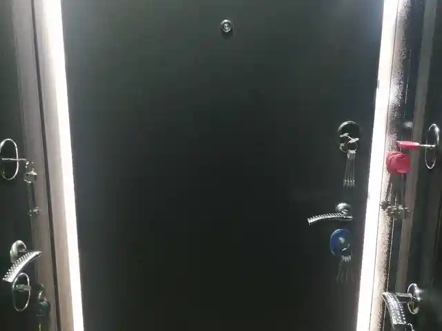 Дверь, Душанбе