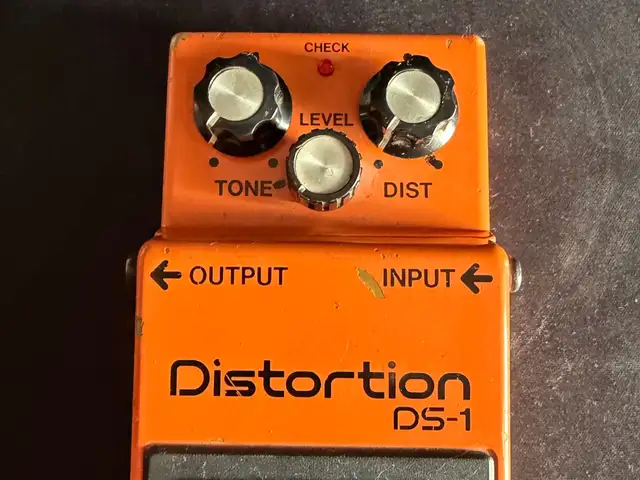 Педаль BOSS distortion pedal ds-1, Душанбе