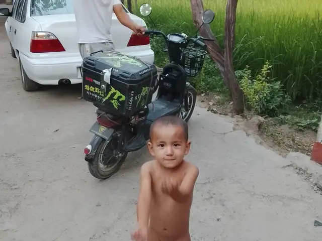 Скутер, Турсунзаде
