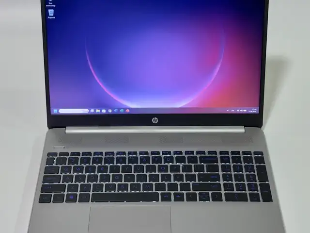 Ноутбук HP laptop 15 silver i5-11gen, Хуҷанд