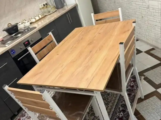 Стол и стулья, Душанбе