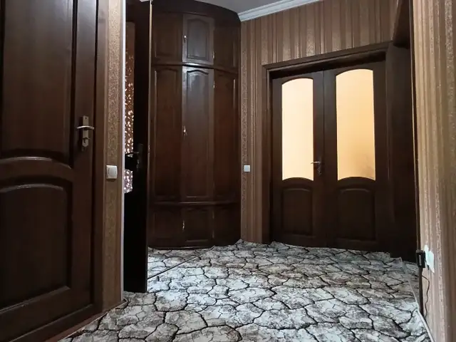 3-комн. квартира, 5 этаж, 80 м², 8-мкр, Худжанд