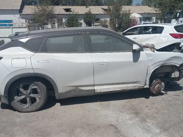 Dongfeng L7