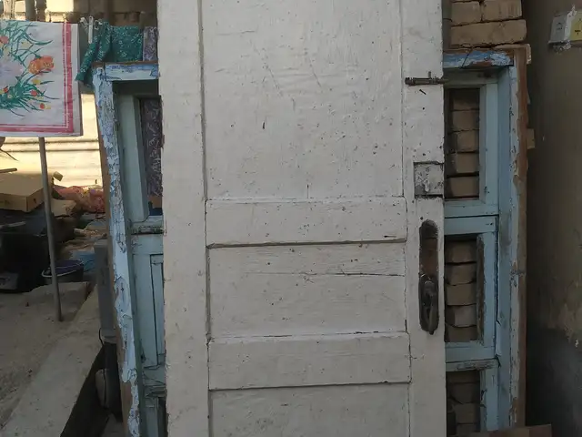 Двери деревянные, Душанбе