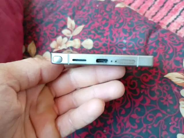 Samsung Galaxy S 25 Ultra, Исфара