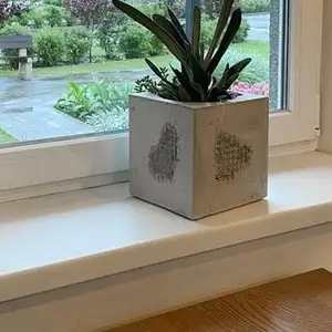 Подоконник белый, Душанбе