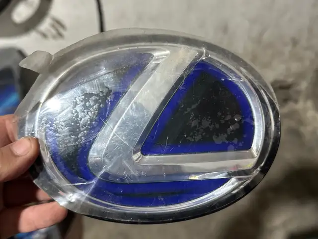 Знак на Lexus, Душанбе