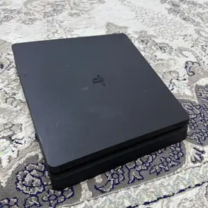 Игровая приставка PlayStation 4 Slim 500gb + 2 геймпада и 2 игры, Душанбе