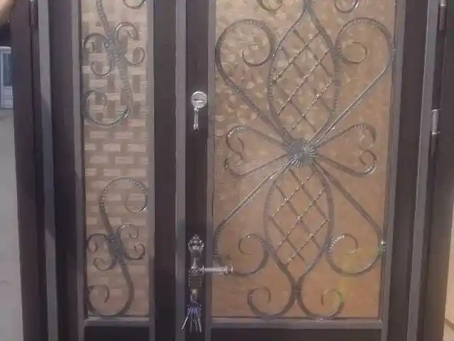 Дверь, Душанбе