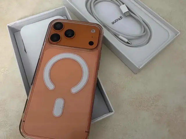 Apple iPhone 17 Pro Max, 1 tb, Cosmic Orange дубликат, Хуҷанд