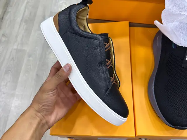 Кеды Santoni, Худжанд