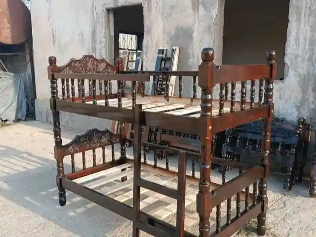 Двухъярусная кровать, Душанбе