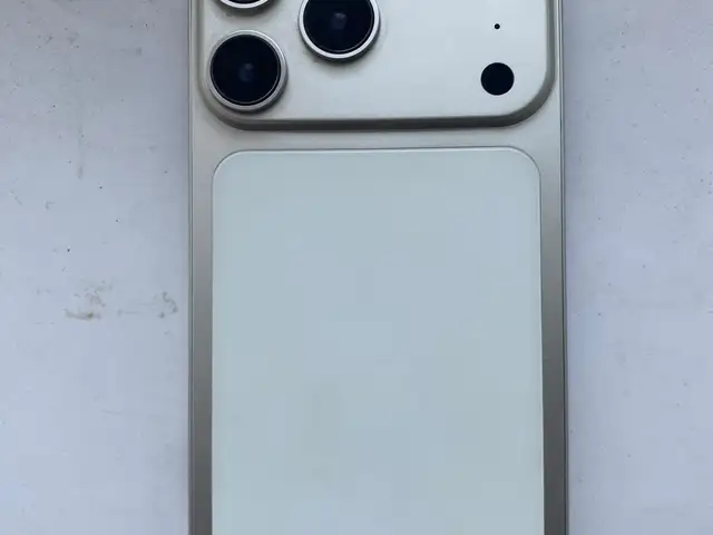 Корпус Apple iPhone 17 Pro Max, Худжанд
