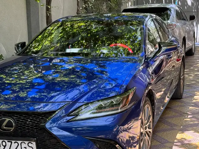 Lexus ES series
