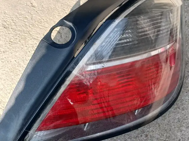 Задний правый фонарь от Opel, Худжанд