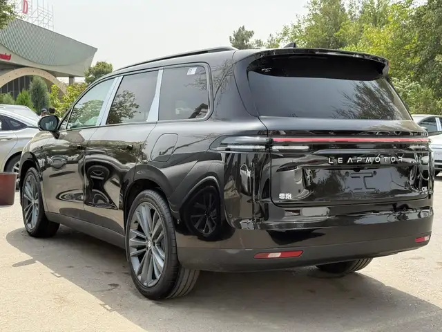 Leapmotor C16