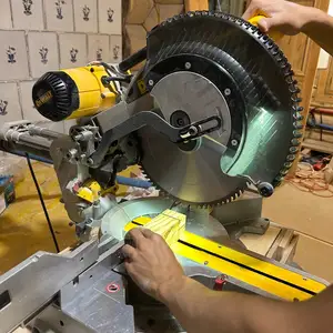 Торцовочная пила DeWalt DWS 780 б/у, Душанбе