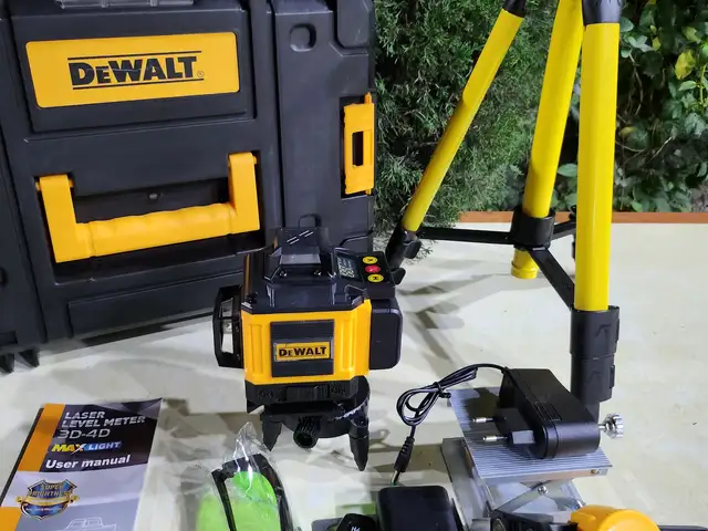 Лазерный уровень DeWalt 16 линий, Душанбе