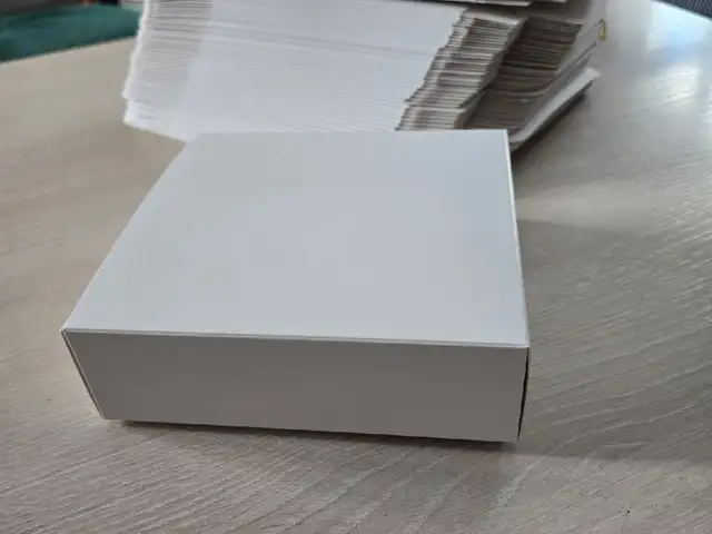 Коробка белая для упаковки, Душанбе