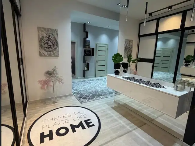 3-комн. квартира, 10 этаж, 120м², Исмоили Сомонӣ, Душанбе