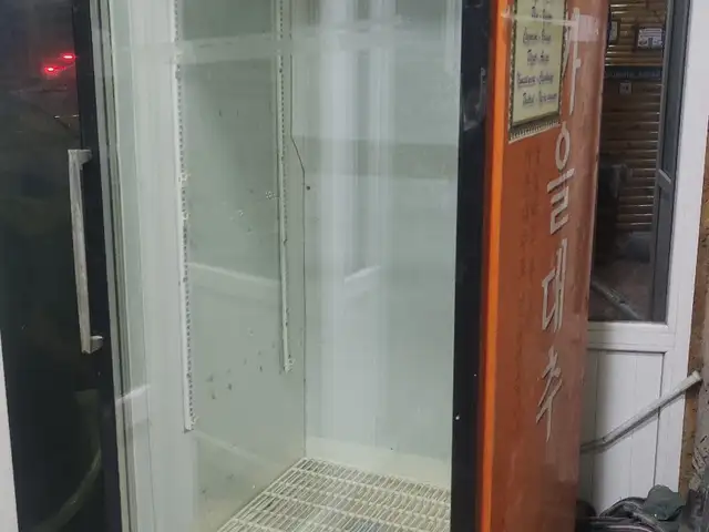 Витринный холодильник, Худжанд