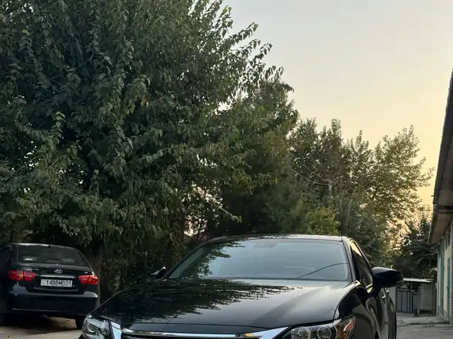 Lexus ES series