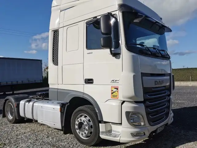 Седельный тягач DAF XF 460, 2015 на заказ, Худжанд