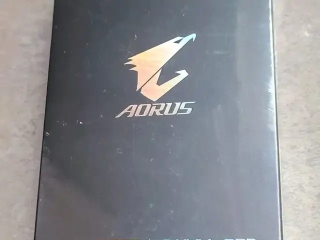 SSD накопитель Gigabyte AORUS NVMe 512gb SSD с подсветкой, Душанбе